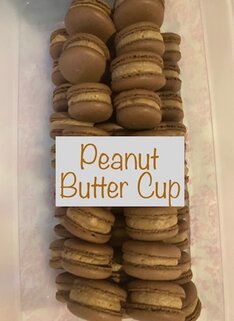 peanut butter cup macarons